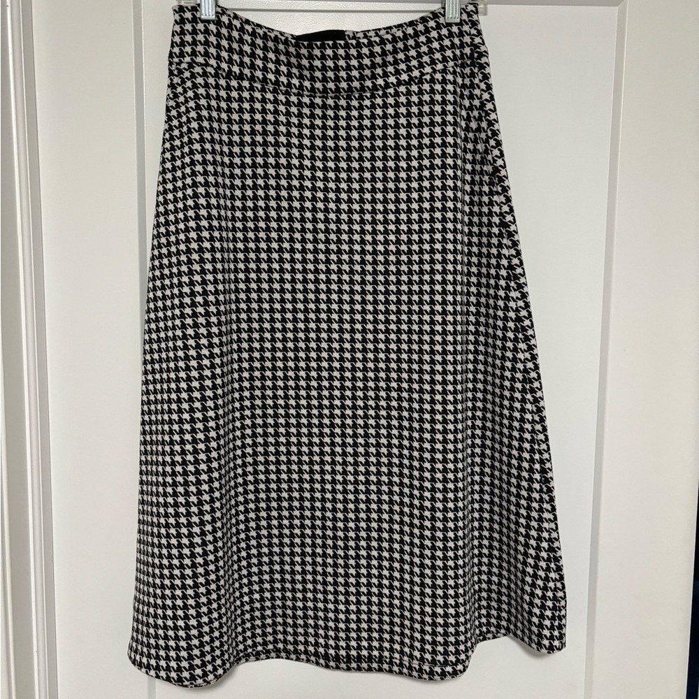 CAbi Black and White A-Line Houndstooth Skirt